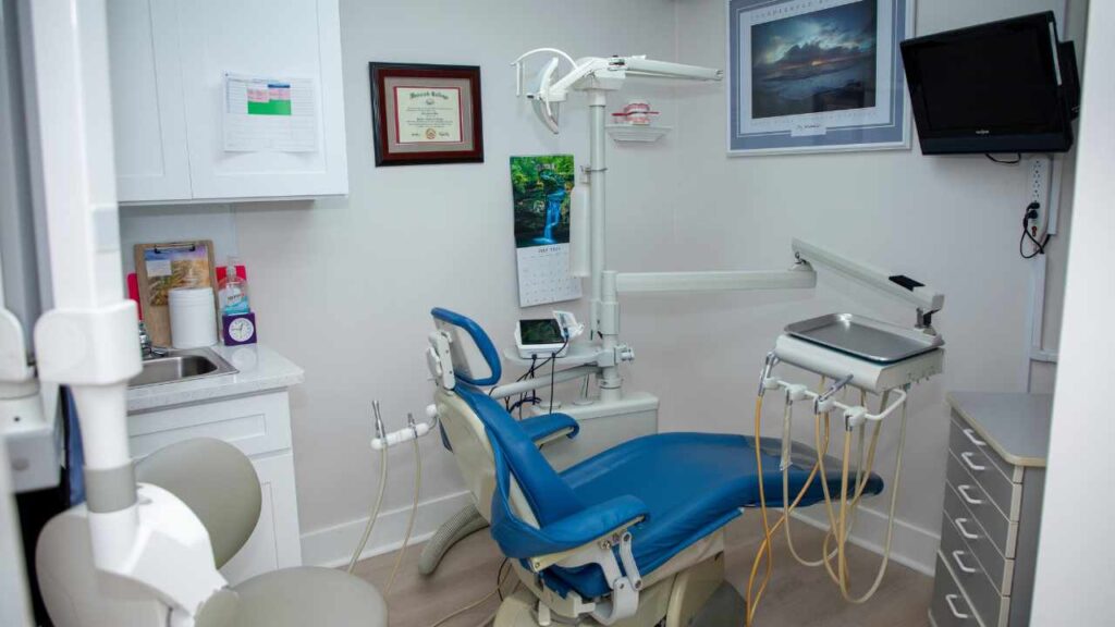 Laurel Bowie Implant and Cosmetic Dentistry | Preventative Program, Oral Cancer Screening and Emergency Treatment